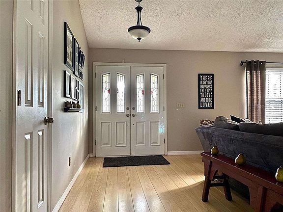 4th image of 723 Keeneland Pike