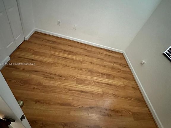 5th image of 3335 NE 13th Circle Dr #100