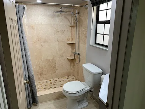 1412 E South St #3 — Photo 8