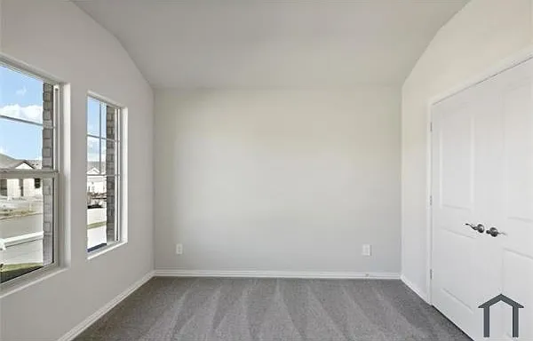 807 Easthill Dr — Photo 9
