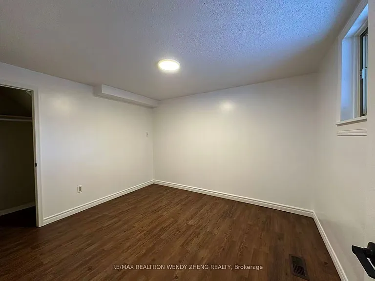 6 Lincoln Green Dr #BASEMENT — Photo 5