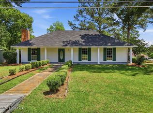 104 Lake Dockery Dr, Byram, MS 39272