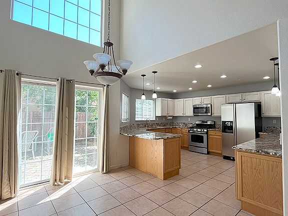 4th image of 314 Portofino Way