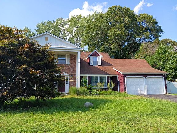 3rd image of 33 Hyde Ln
