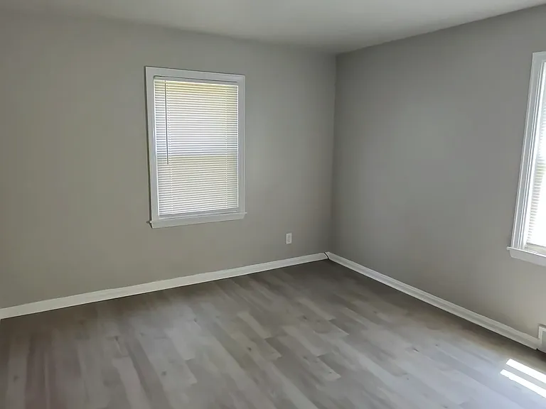 5252 Pine Tree Ln #1&2 — Photo 6
