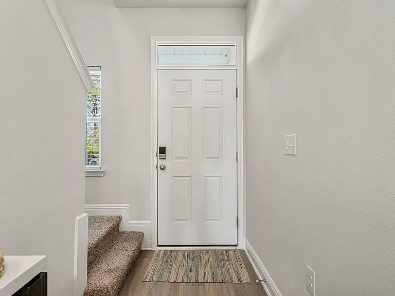 1897 Pointe Dr — Photo 15