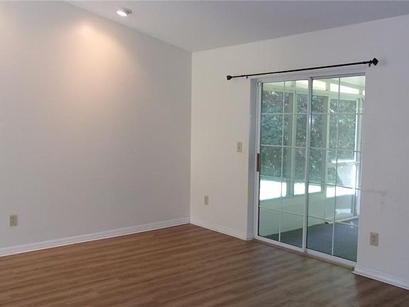 5th image of 20 Palm Dr