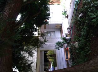 8240 19th Ave NE, Seattle, WA 98115