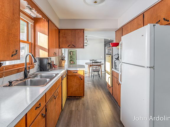 4th image of 3734 Marlboro St NW
