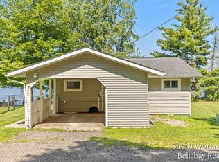 305 Clear Lake St, Dowling, MI 49050