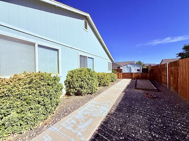 524 Darren Way — Photo 25