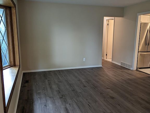4th image of 38751 Derby Dr