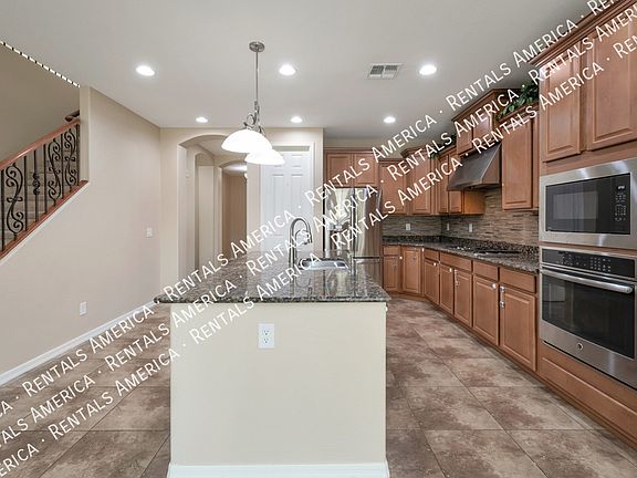 4th image of 267 E Kaibab Dr