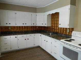 126 W Arch St, Frackville, PA 17931