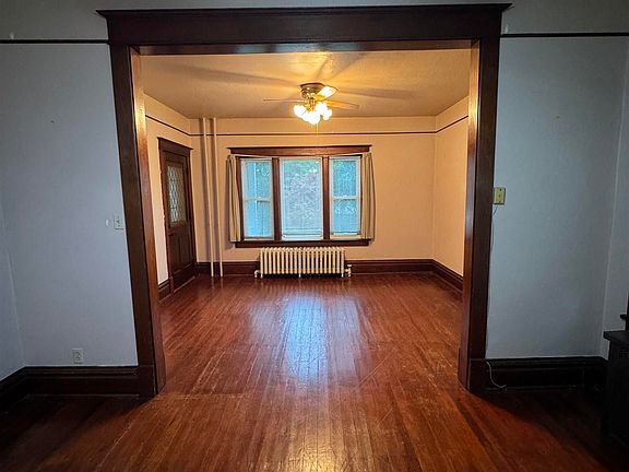 5th image of 210 Park Ave