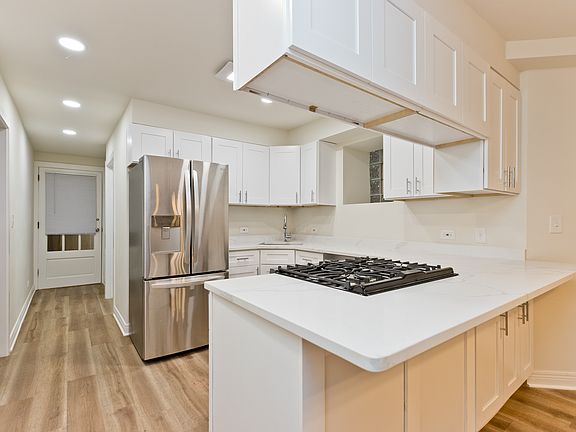 2nd image of 3713 N Magnolia Ave #G