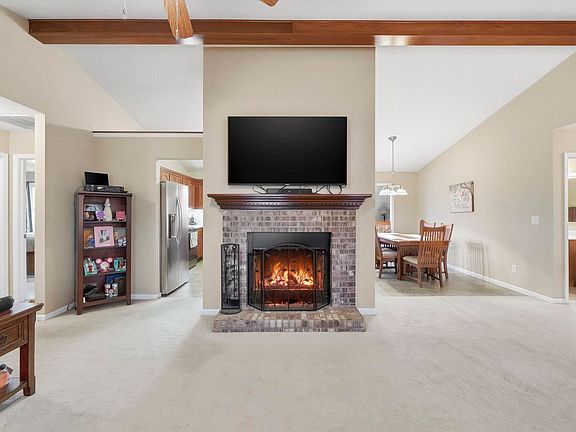 5th image of 9 Lakeview Ct