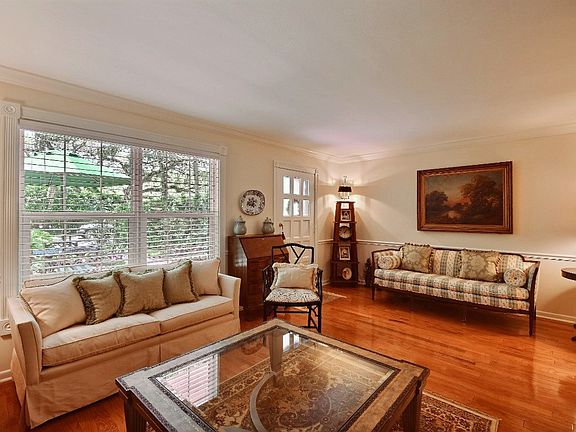 2nd image of 2726 Cardinal Dr