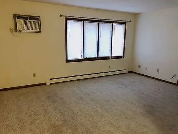 Hickman Commons — Photo 2