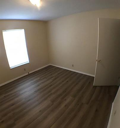 4th image of 6809 Adrian Rd #1