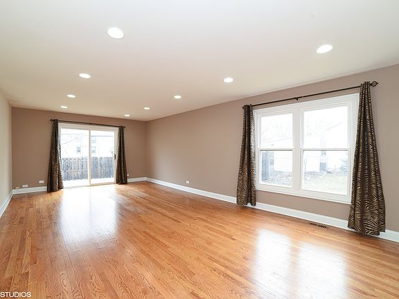 4th image of 921 Brendon Dr