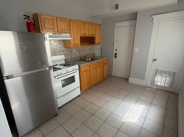 138 S 10th St, Newark, NJ