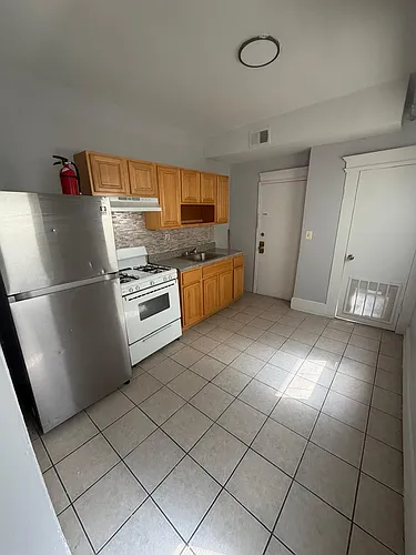 138 S 10th St Photo 1