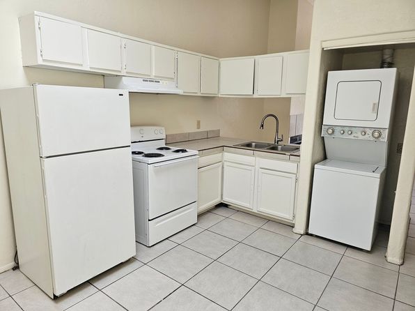 379-385 E Thoroughbred St