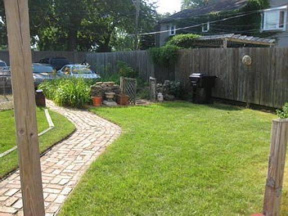 3rd image of 4856 N Magnolia Ave #3