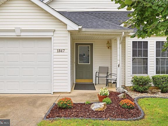 5th image of 1847 Melvor Ln