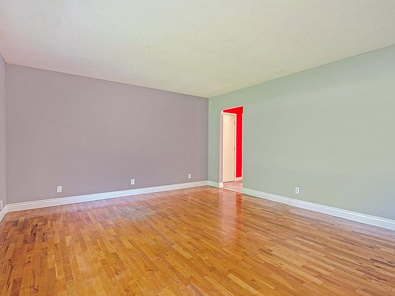 5th image of 317 Thelma Dr