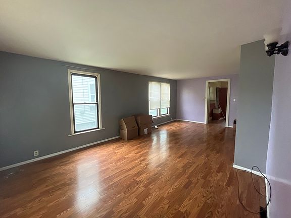 2nd image of 303 S Illinois St