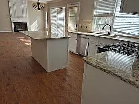 450 Stedford Ln — Photo 7
