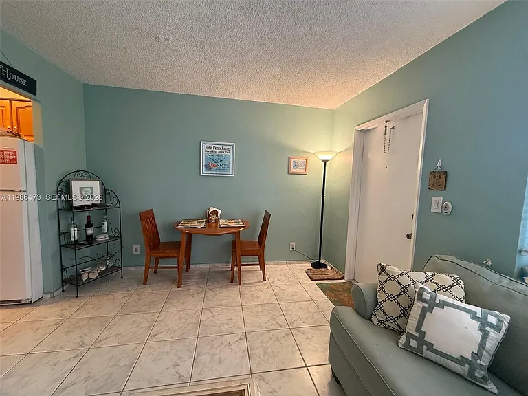 3240 NE 16th St #3 — Photo 7