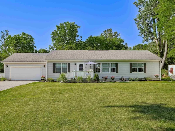 380 W Riverchase Dr, Warsaw, IN 46582