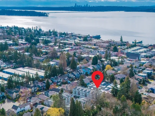 207 5th Place S #4, Kirkland, WA 98033