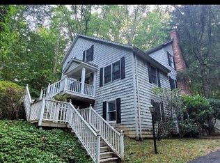 215 Arrowhead Trl, Martinsville, VA 24112