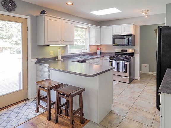 5th image of 6695 Woodlea Dr