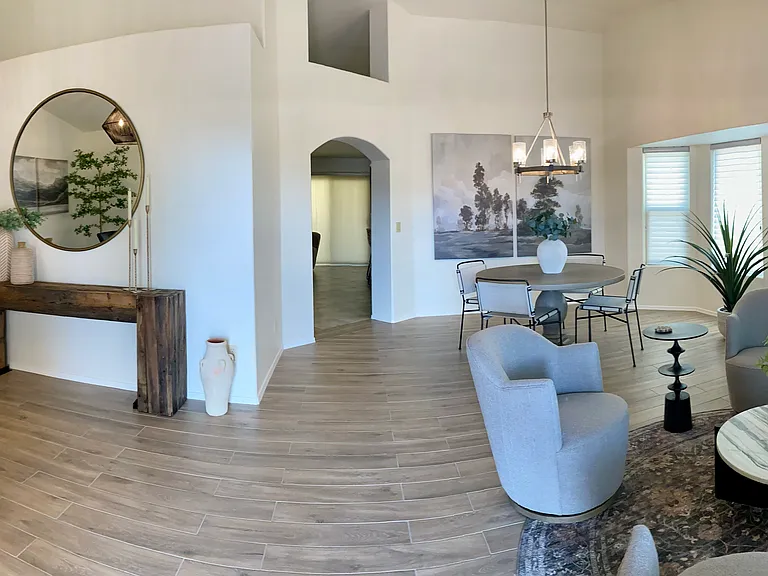 2460 W Catalpa Rd — Photo 6