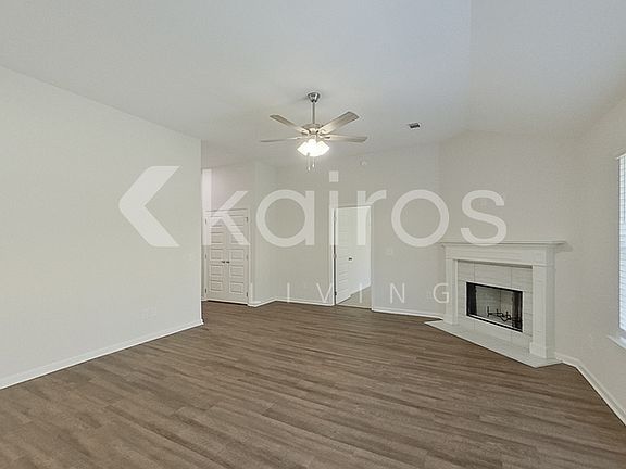 3rd image of 779 Park Ln