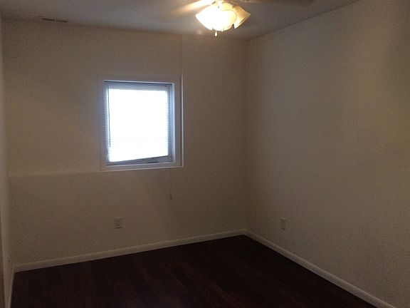 3rd image of 2819 S Walnut Street Pike