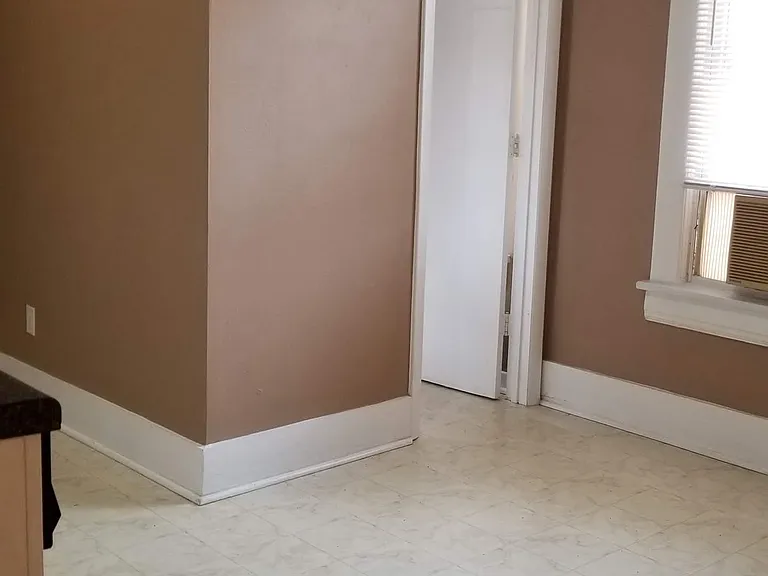 412 Woods Ave SW #3 — Photo 10