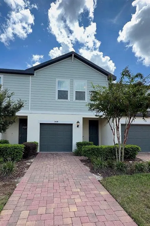 3 bed, 2.5 bath, 1481 sqft, $2,200 — Photo 1
