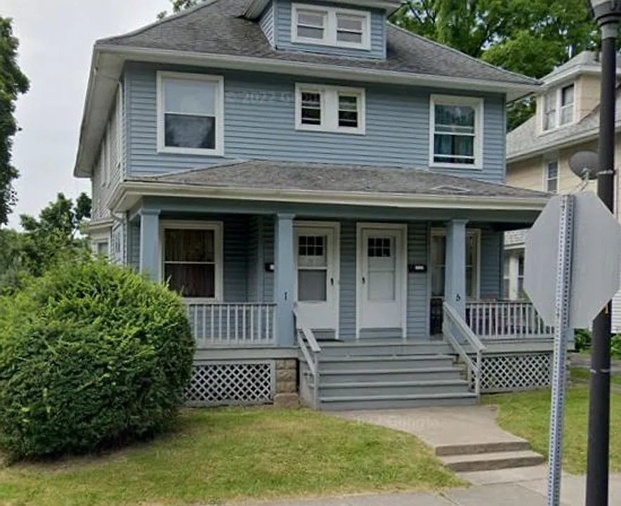 15 Ellicott St