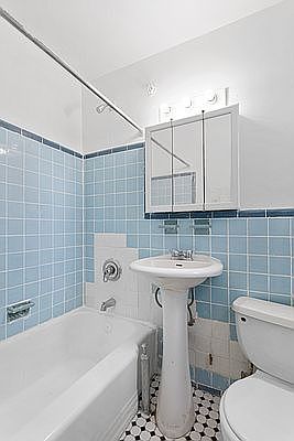 4th image of 245 E 34th St APT 2b