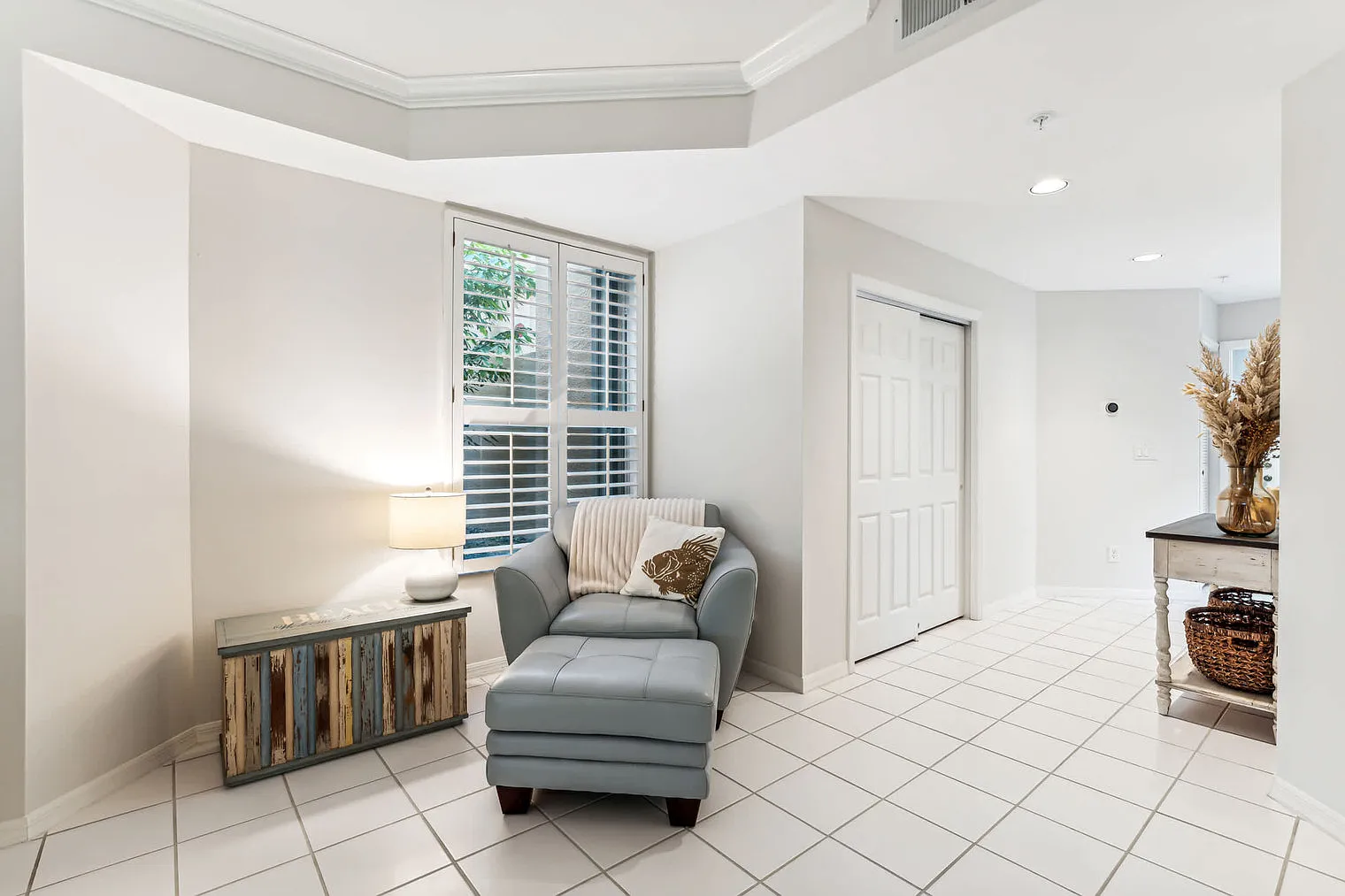 2 bed, 2.0 bath, $6,690 — Photo 2