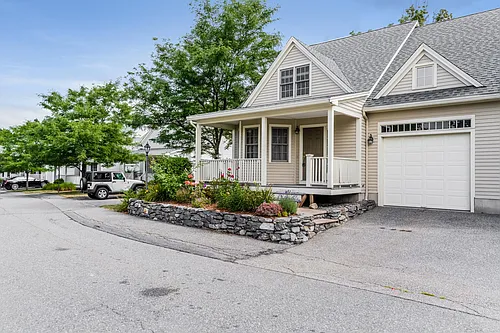 10 Charnstaffe Ln #301 Photo 1