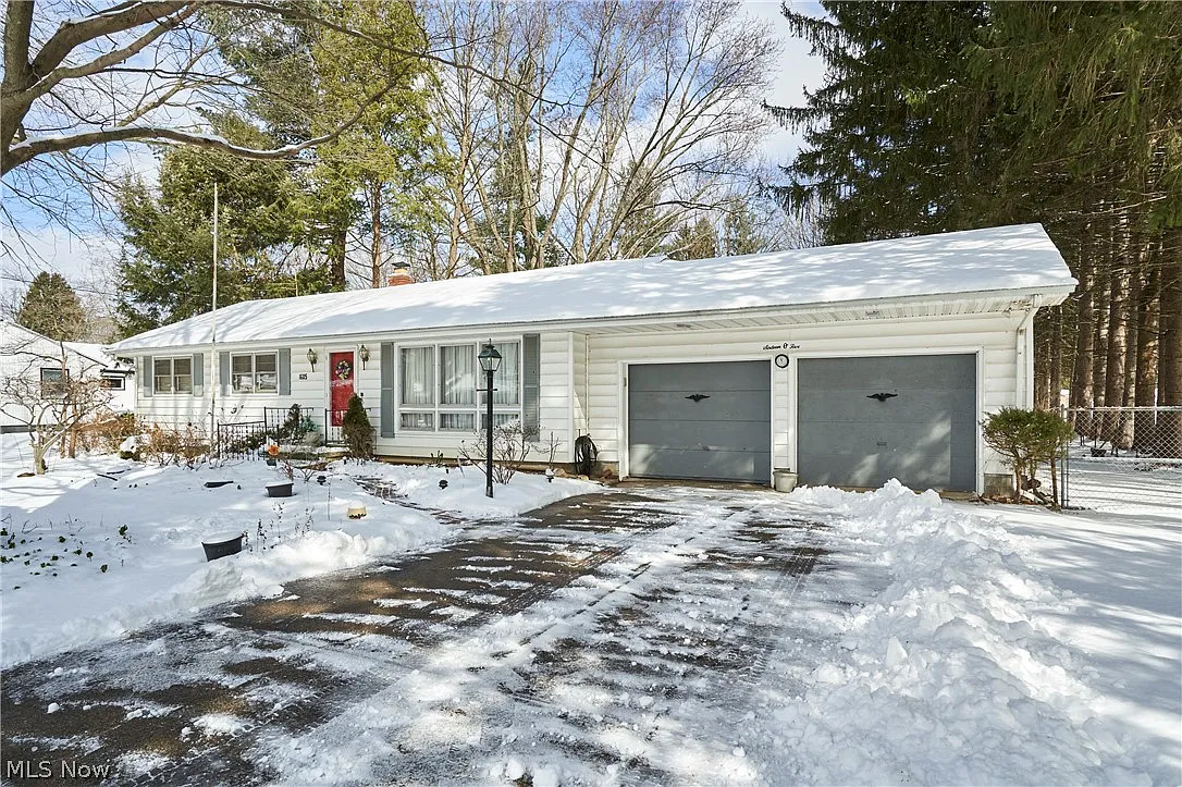 1605 Centerview Dr photo 1
