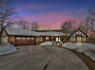 28210 Nathan Ln, Lindstrom, MN 55045