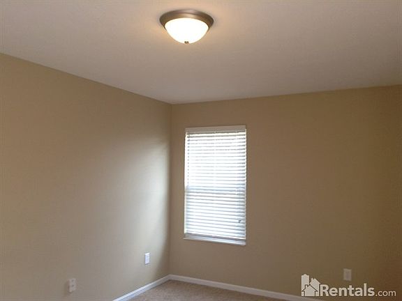 5th image of 770 Weeping Willow Ln